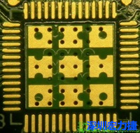 這也是不好的通孔設(shè)計，但部份通孔已經(jīng)用綠漆(mask)蓋上，但仍有部份通孔未塞孔。 